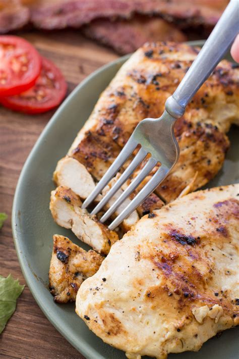 Perfect for lunch or a simple dinner. Spicy Chicken Bacon Ranch Wrap - Easy Wrap Recipes