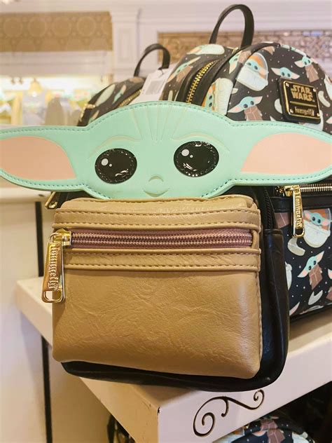 All Heart Eyes For This New Baby Yoda Loungefly Wristlet Disney