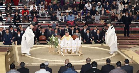 Japan Sumo Association Head Sorry After Women Ordered Out Of Ring