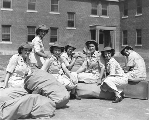 Women Marines Arrive At Cherry Point For Aviation Duty Women Of World War Ii