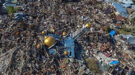 Photos Show Horrific Aftermath Of Indonesia’s Deadly Tsunami — Vice Tsunami City Aerial View