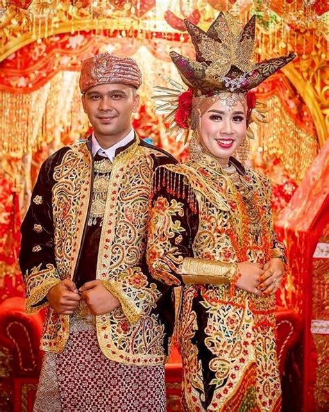 Pin By Lisdarmi Muis On Traditional Dresses Indonesia Traditional