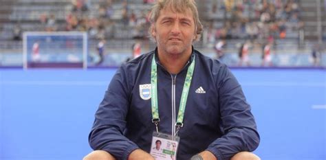 In 2006 he was dismissed from the national team by his former teammate and head coach, sergio vigil. Retegui definió el plantel de jugadoras para el debut en ...
