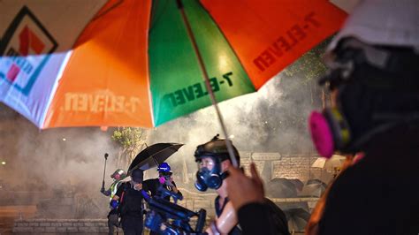 Police Fire Tear Gas At Pockets Of Protesters Across Hong Kong Cnn
