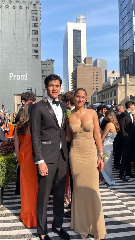 Gma Host Michael Strahan S Daughter Sophia 18 Shows Off Stunning Figure In Nude Dress For Prom