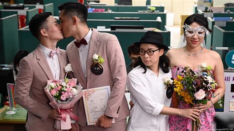 Taiwan Holds Asia S First Gay Wedding Dw 05 24 2019