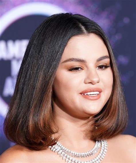 Selena Gomez Medium Haircut