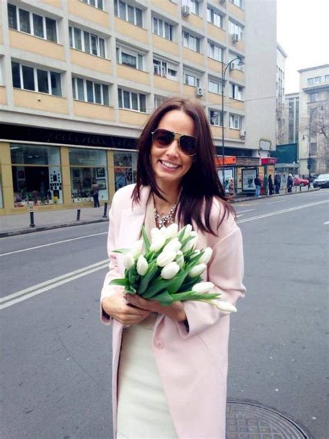 Andreea raicu a fost deseori criticata pentru felul in care arata nemachiata. Andreea Raicu a lăsat hainele groase de-o parte şi şi-a ...