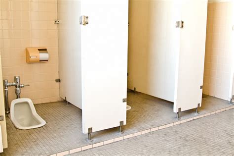 Japanese Girl Pooping