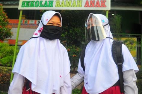 2021/2022 pemerintah provinsi dki jakarta melalui dinas pendidikan provinsi dki jakarta melaksakan sistem penerimaan peserta didik baru (ppdb) untuk sd, smp, sma dan smk negeri di. PPDB DKI Jakarta 2021-2022 Gunakan Sistem Online, Ini Jadwal