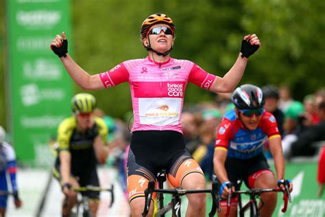 A spectator caused a huge crash on the tour de france opening stage on saturday, after tony martin collided with her sign as she faced the tv cameras. Jolien D'Hoore takes second Women's Tour win after crash marred stage three - Cycling Weekly