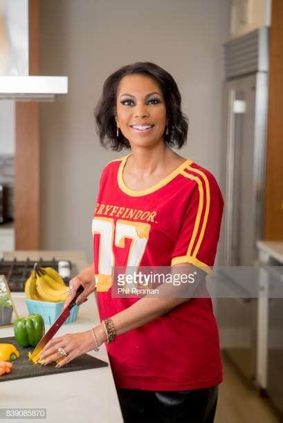 Hot Pictures Of Harris Faulkner Which Will Make You Fantasize Her