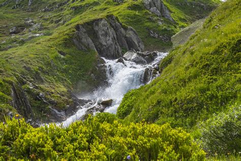 Berge Bach Wasserfall Kostenloses Foto Auf Pixabay Pixabay