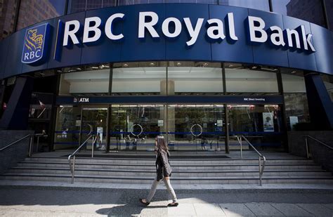 Low Oil Weighs On Royal Bank Of Canadas Energy Loan Review WSJ