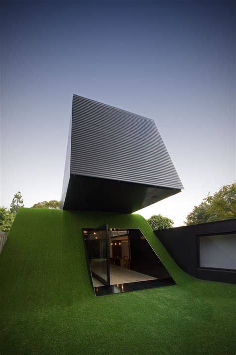 10 More Amazing Cantilevered Houses That Seem To Defy Gravity