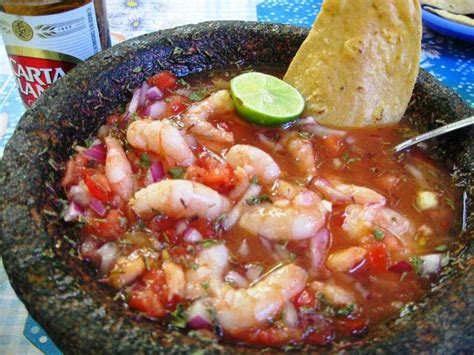 After the shrimp have cooked for 20 minutes, reserve 1/2 cup of the lime juice and drain the rest. EL BOTANERO: AGUACHILE ESTILO SINALOA (RECETA)