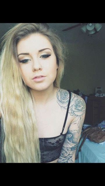 Smokin Hot Girls With Tattoos Life Of Trends