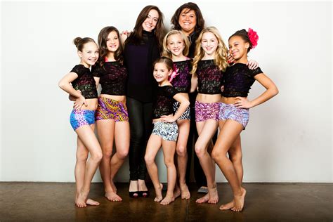 Jen Of Oxyjen And Abby Of Dance Moms Hanging Out With The Aldc Dancers After Our Long Photo