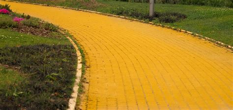 How A Yellow Brick Road Can Help You Achieve Your Goals Lifehack