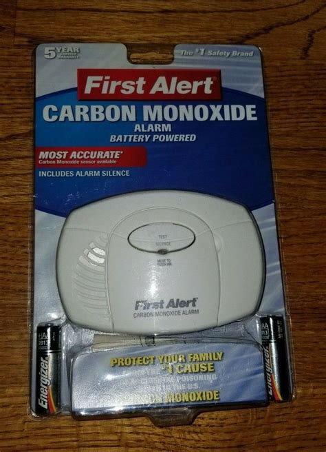 First Alert Carbon Monoxide Gas Detector Alarm Co400 Battery Aa New