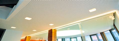 Hast du denn probleme mit kondenswasser an der decke? Vogl Frieze Tape Set | Working method | Vogl Deckensysteme ...