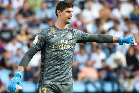 In de tabel heeft het gastland een blauwe achtergrond. Thibaut Courtois voelt zich goed bij Real Madrid, en ...