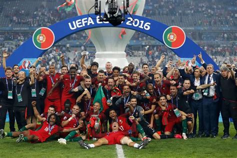 Jose Mourinho Leads Portugal Celebrations After Shock Euro 2016 Victory