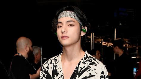 In 2019 choi woo shik got internationally praised for his main role in the movie parasite. Choi Woo Shik & Park Seo Joon's Reactions To BTS' "ON ...