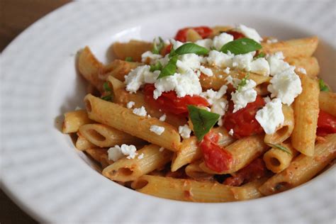 PATES SAUCE TOMATES SECHEES FETA
