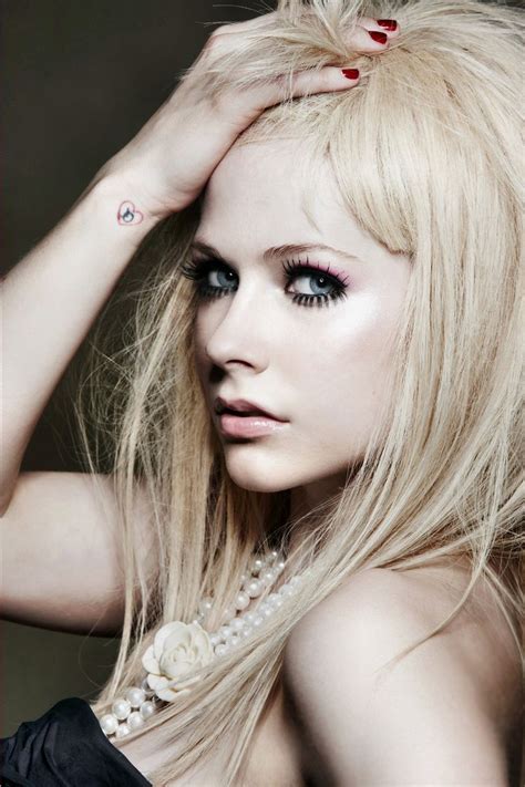 Avril Lavigne By Mark Liddell Avril Lavigne Blonde Hair Long