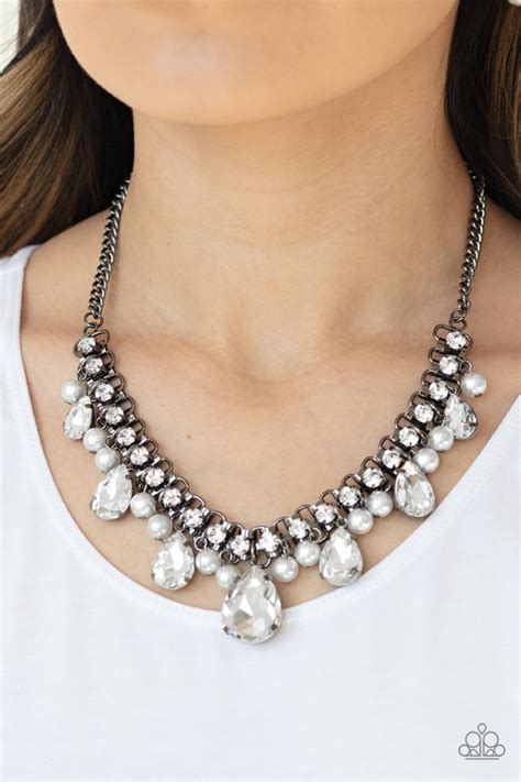 Paparazzi Necklace ~ Knockout Queen Black Paparazzi Jewelry