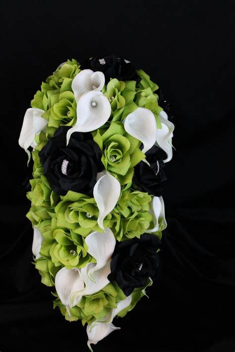 A Cascading Green Rose Calla Lily Wedding Bouquet Collection Calla