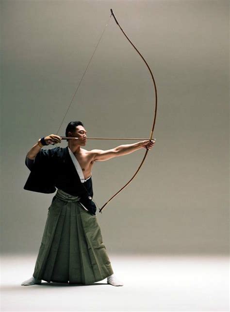 Male Yumi Archer Yumi Bows Are Taller Than The Archer Archery Poses