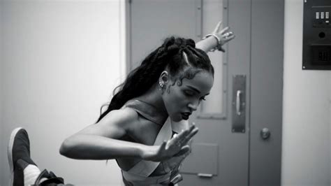 Watch Fka Twigs New Video Girl Music Video Nialler9