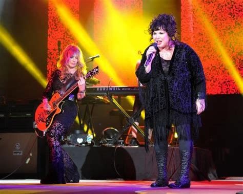 Ann Wilson Goes It Alone Picking Up The Pieces Of A Broken Heart