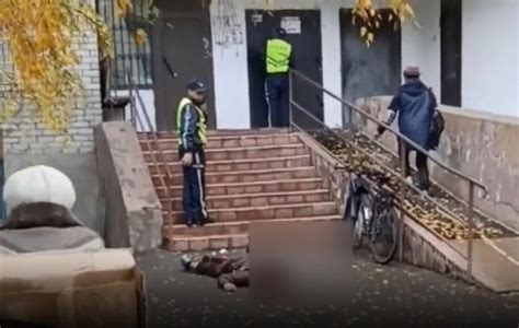 Мужчина разбился насмерть упав с многоэтажки в Павлодаре