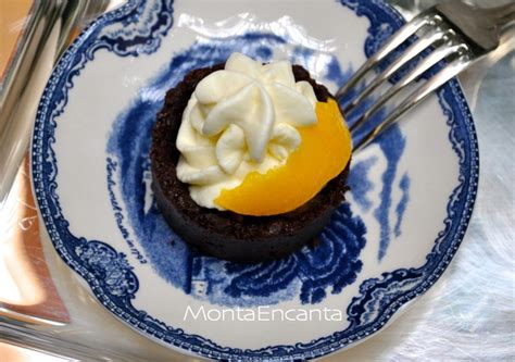 Torta congelada com base de massa de farinha de trigo assada, recheada com mousse de chocolate e cobertura de raspas de chocolate e chantilly. Torta de Chocolate com Chantilly - sem forno | Torta de ...