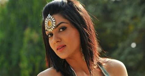 Sakshi Chowdary Hot Cleavage And Navel Show Photos Hot Blog Photos