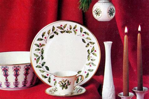 Featuring a medley of patterns taken from spode's design archive from the 19th century, showcased in a beautiful black and white colour palette, heritage makes a stunning statement. Vintage Spode & Lenox Christmas dinnerware sets ...