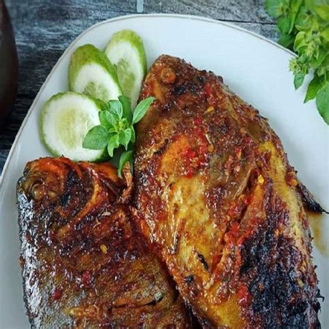 Ingin masak ikan untuk keluarga tak usah pusing memikirkan menu masakan harian hari iniindonesia memang memiliki banyak jenis ikan jadi tak ada banyak resep ikan lezat yang bisa anda coba mulai dari masakan ikan pedas gurih nuget ikan yang crispy resep ikan pedas manis ikan layang dengan. Masak Ikan Nila Pedas Manis : Resep Ikan Nila Saos Asam ...