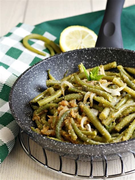 Maybe you would like to learn more about one of these? FAGIOLINI SALTATI IN PADELLA con pangrattato e menta di S ...