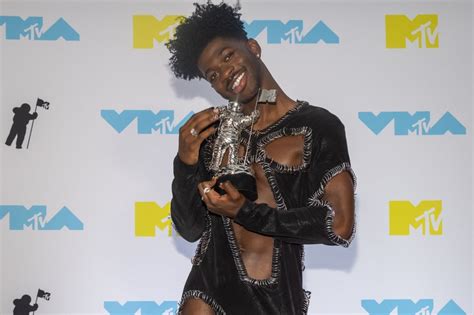 Look Lil Nas X Releases Star Walkin Single Video For League Of