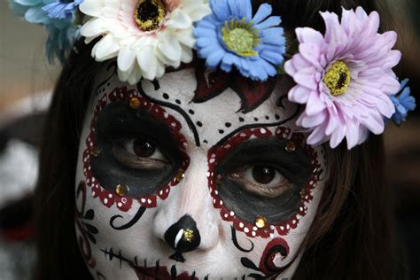 Witness Mexicos Catrinas Celebrate The Iconic Day Of The Dead Sbs Life