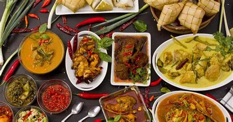Makanan khas daerah adalah sebuah menu masakan yang menjadi ciri khusus suatu kawasan. 10 Makanan Idul Adha dari Berbagai Daerah di Indonesia