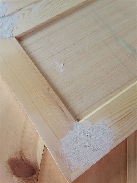 Building your own diy kitchen cabinets seems like a pretty intimidating project…or is it just me? White Wood : DIY shaker doors