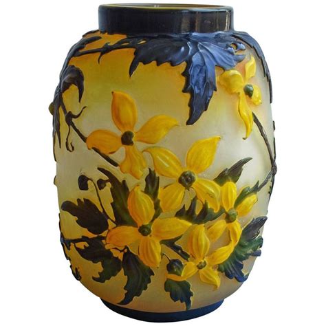 Yellow Clematis Mold Blown Cameo Glass Vase By Emile Gallé Circa 1918 Art Nouveau Furniture