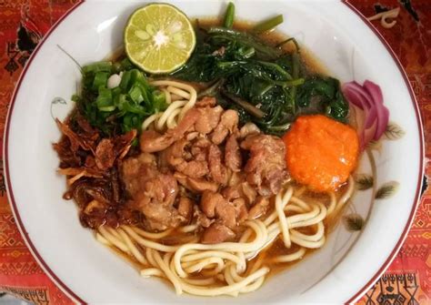 Dibuat dari bumbu dan rempah pilihan. Resep Mie Kangkung Enak & Gurih oleh linnah mey - Cookpad