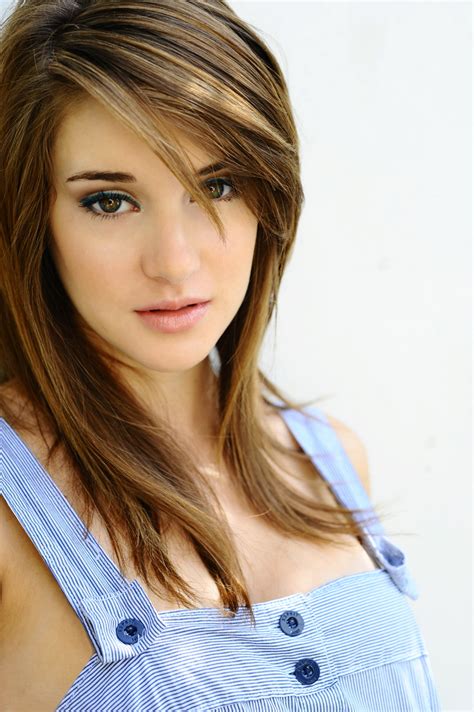 Shailene woodley, 29, and her fiancé aaron rodgers, 37, really. Courtney: Shailene Woodley