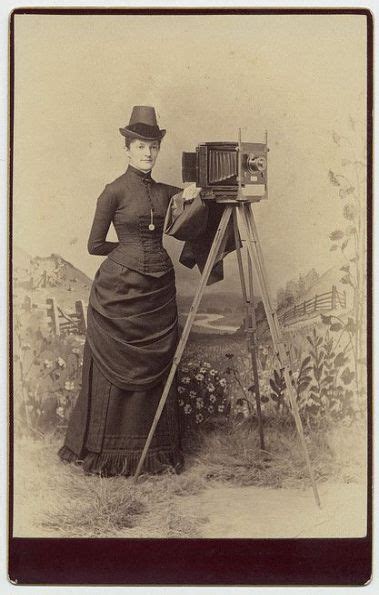 Best Vintage Camera Woman Selfie Ideas Vintage With