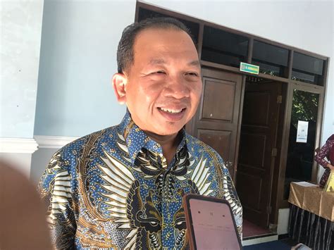 Rektor Umku Ingin Mahasiswa Mampu Beradaptasi Berita Terkini Jawa